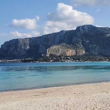 Fronte Mare Arenella Bed and Breakfast Palermo Eksteriør billede